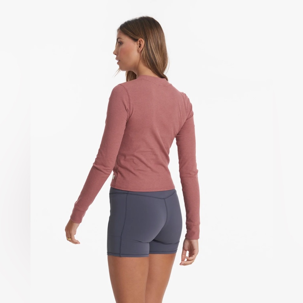 NWT Vuori Long-Sleeve Pose Fitted Tee - Picture 3 of 4